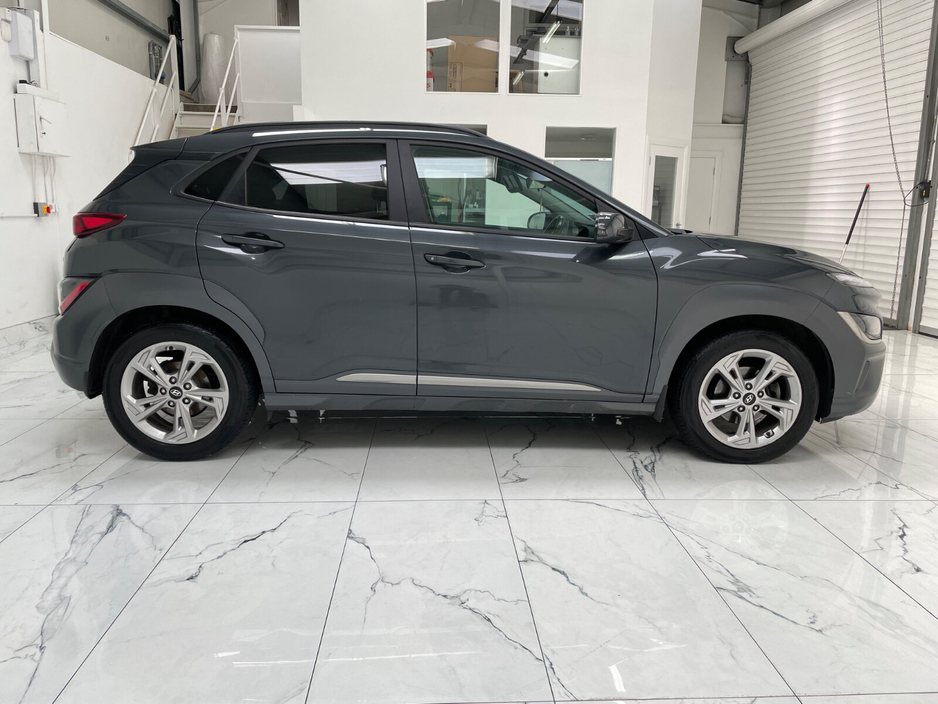 2021 Hyundai Kona - image 2