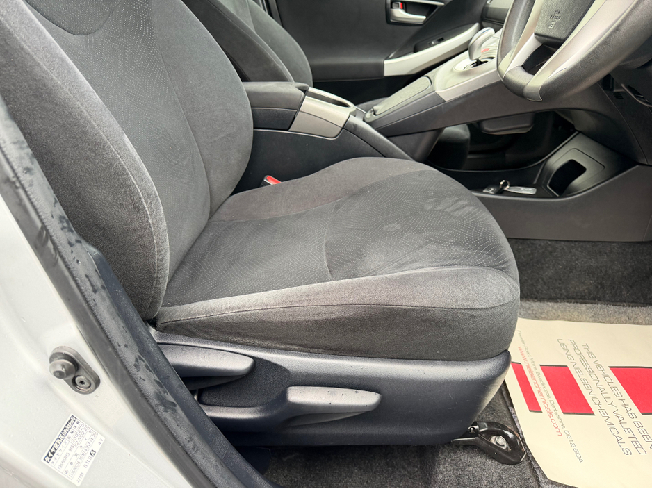 2015 Toyota Prius Self charge hybrid - High spec - Low mileage €9,890