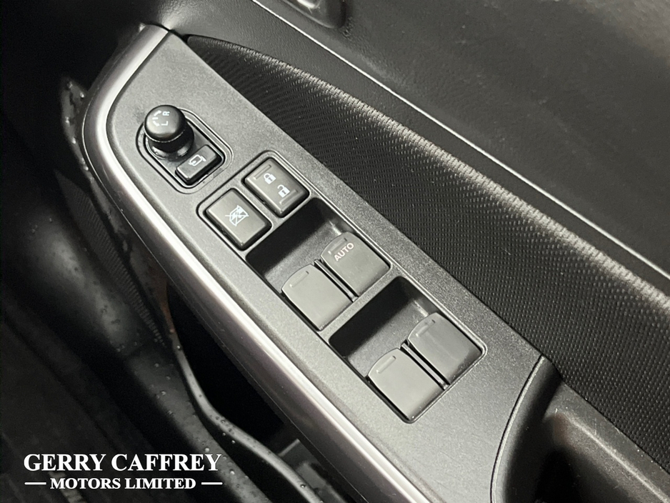 2022 Suzuki Swift - image 12