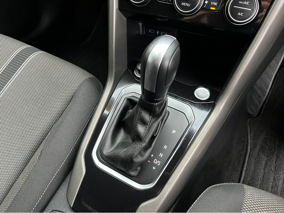 2021 Volkswagen T-Roc STYLE DESIGN PACK AUTOMATIC 2.0 DIESEL //LOW MILES//ADAPTIVE CRUISE CONTROL//KEYLESS ENTRY//REVERSE CAMERA// €26,950