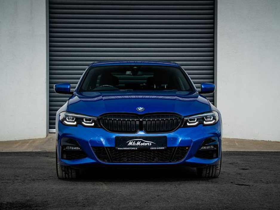 2022 BMW 3 Series - image 4