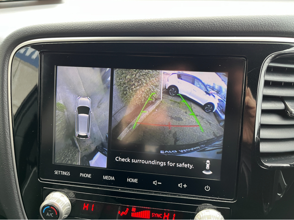 2021 Mitsubishi Outlander - image 21