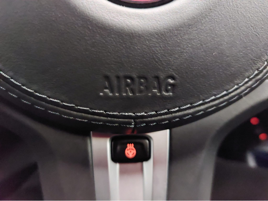 2020 BMW 5 Series - image 16