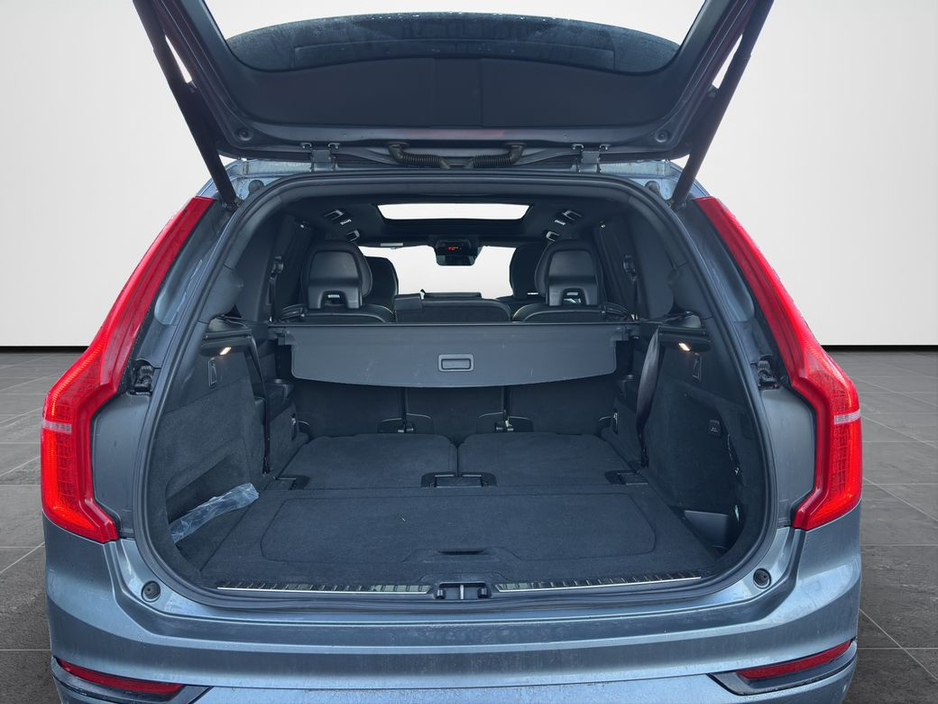 2019 Volvo XC90 2.0 D5 R-design "Big space, big style, big statement" €45,888
