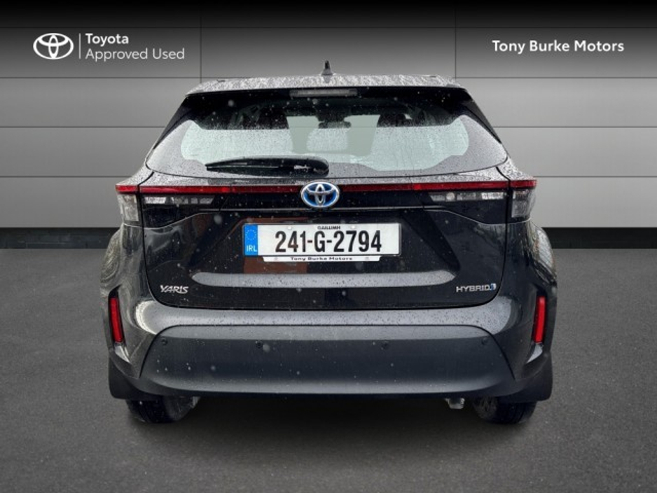 2024 Toyota Yaris Cross - image 6