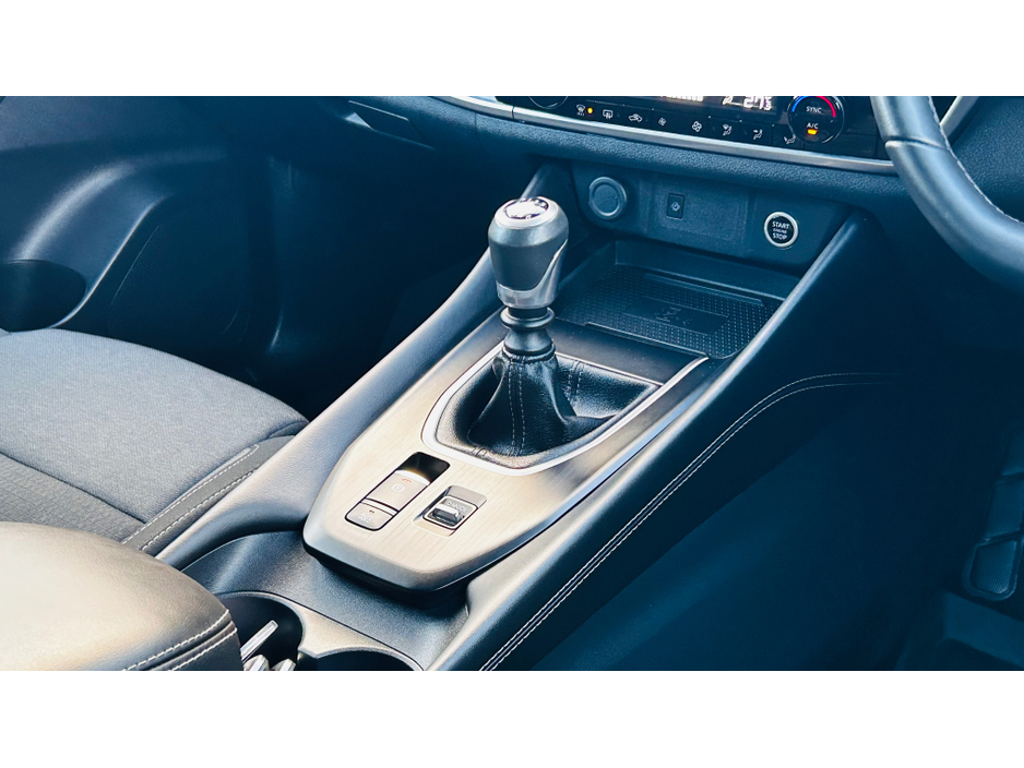 2023 Nissan Qashqai REVERSE CAMERA + REAR PARK SENSORS €27,995