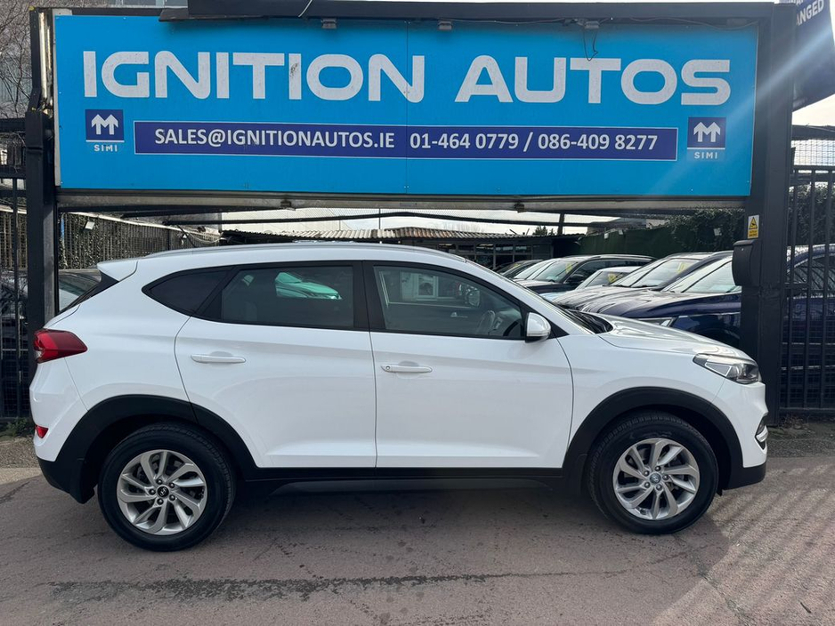 2016 Hyundai Tucson - image 2