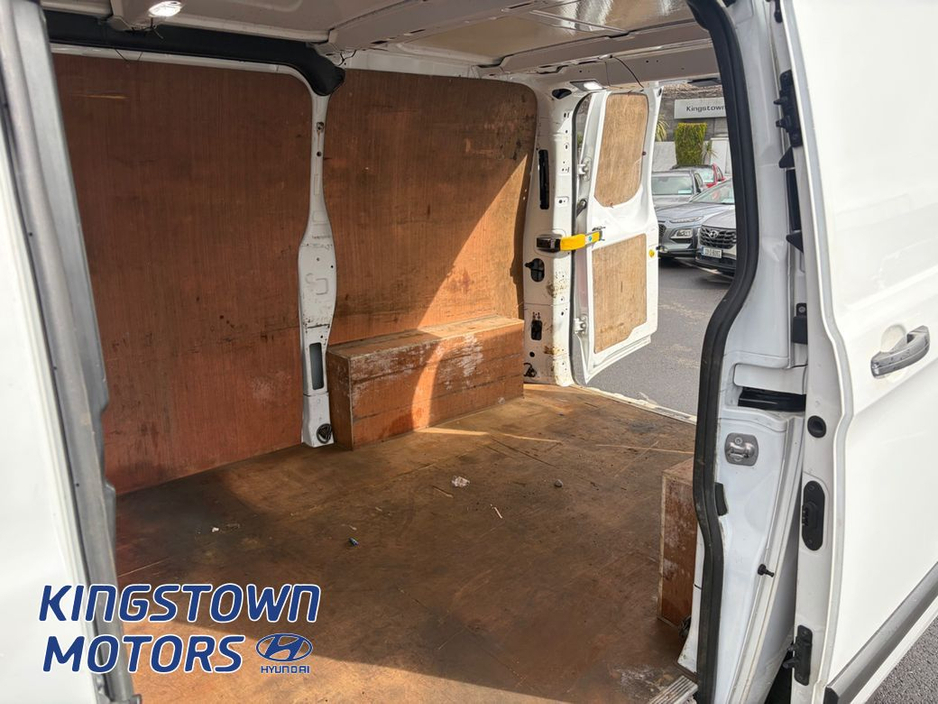 2022 Ford Transit - image 6