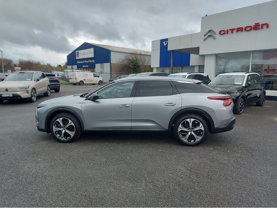 2025 Citroen C5X - image 10