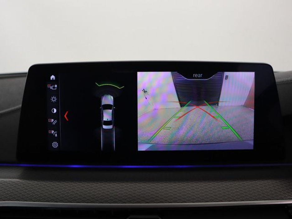 2019 BMW 5 Series - image 12