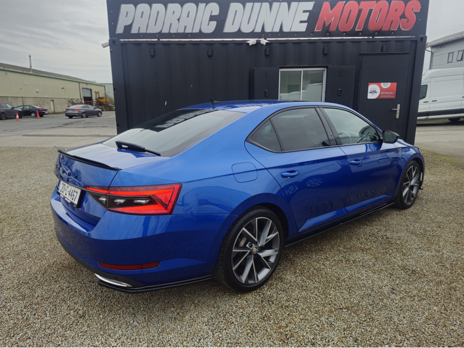 2020 Skoda Superb - image 2