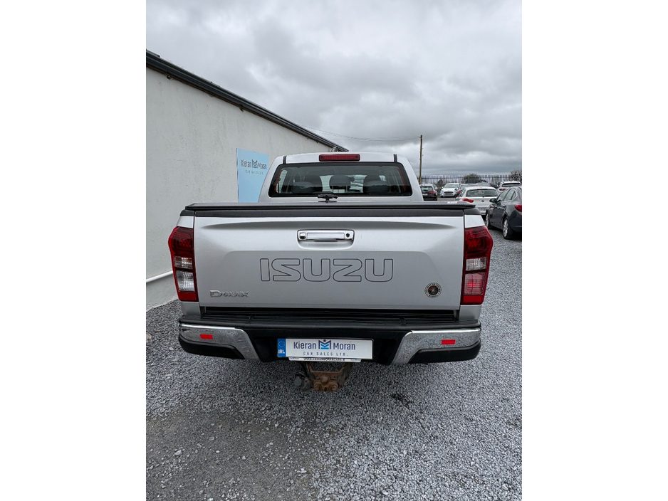 2020 Isuzu D-MAX - image 8