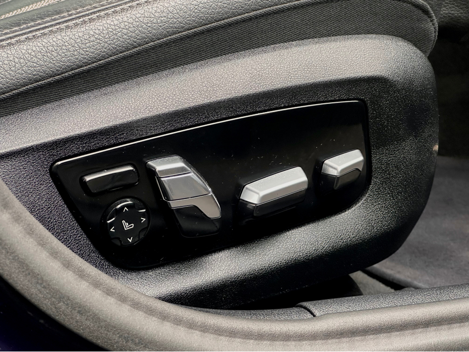 2023 BMW 5 Series - image 20