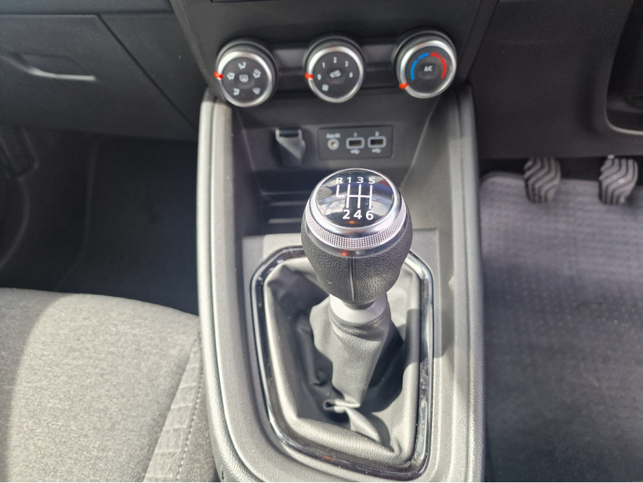 2022 Renault Clio - image 26