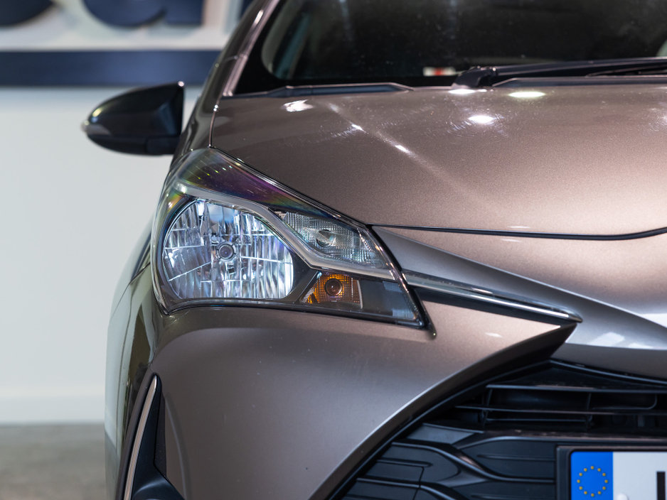 2018 Toyota Yaris - image 8