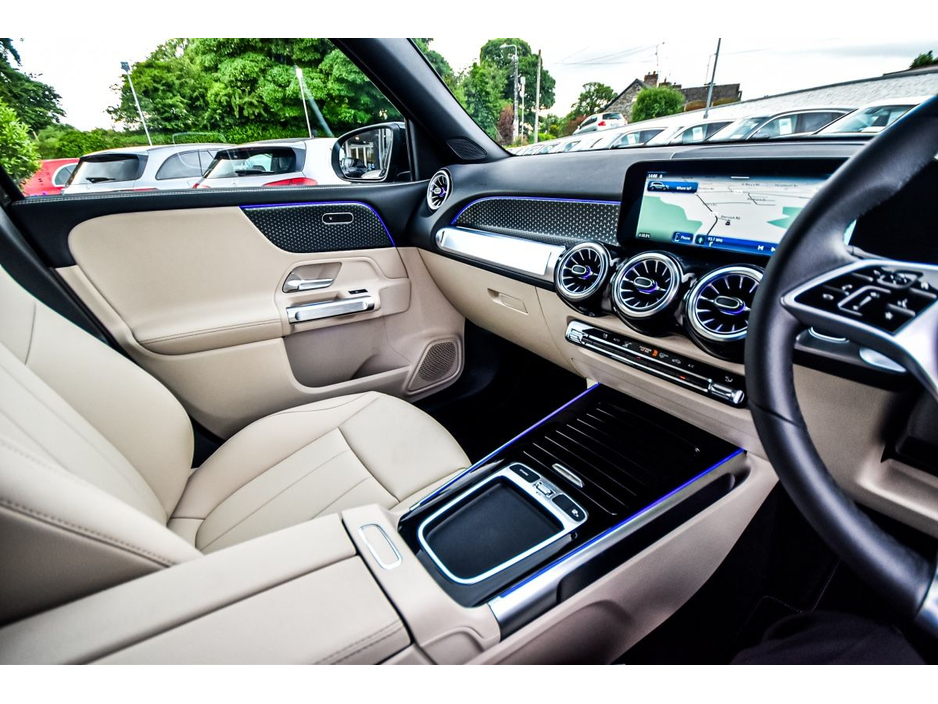 2025 Mercedes-Benz GLB - image 10