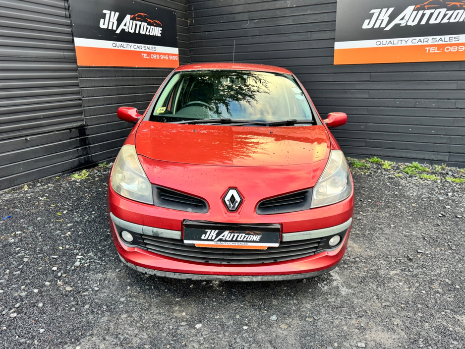 2007 Renault Clio - image 2