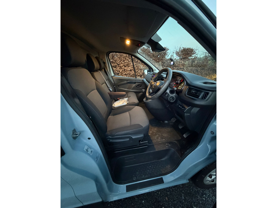 2022 Renault Trafic 2022 Renault Trafic 2.0 130 Business *As New * €19,950