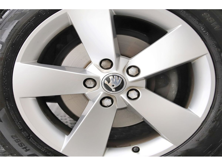 2021 Skoda Karoq - image 26