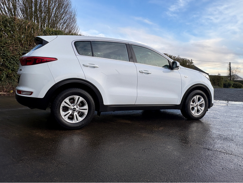 2016 Kia Sportage - image 8