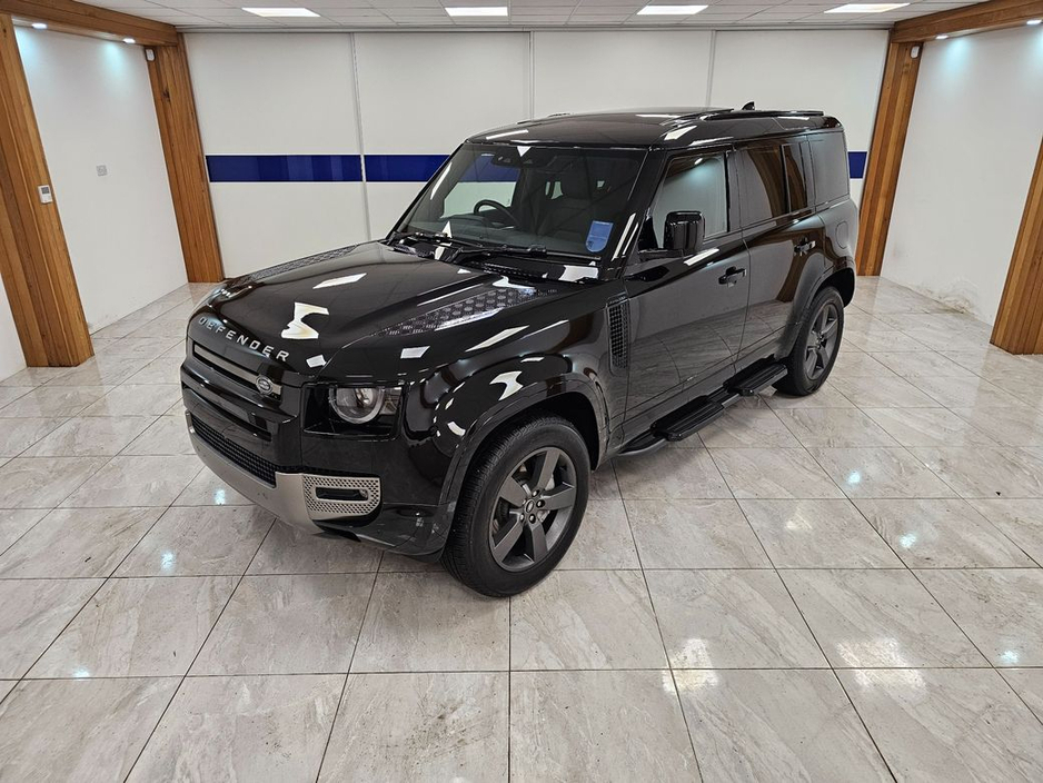 2025 Land Rover Defender - image 2