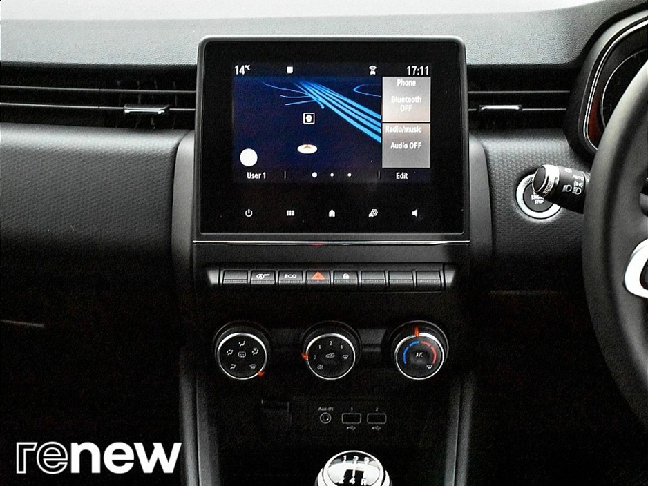 2021 Renault Clio - image 27