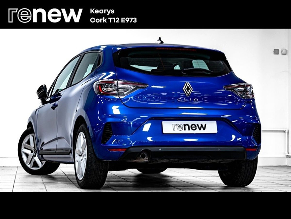 2025 Renault Clio - image 3