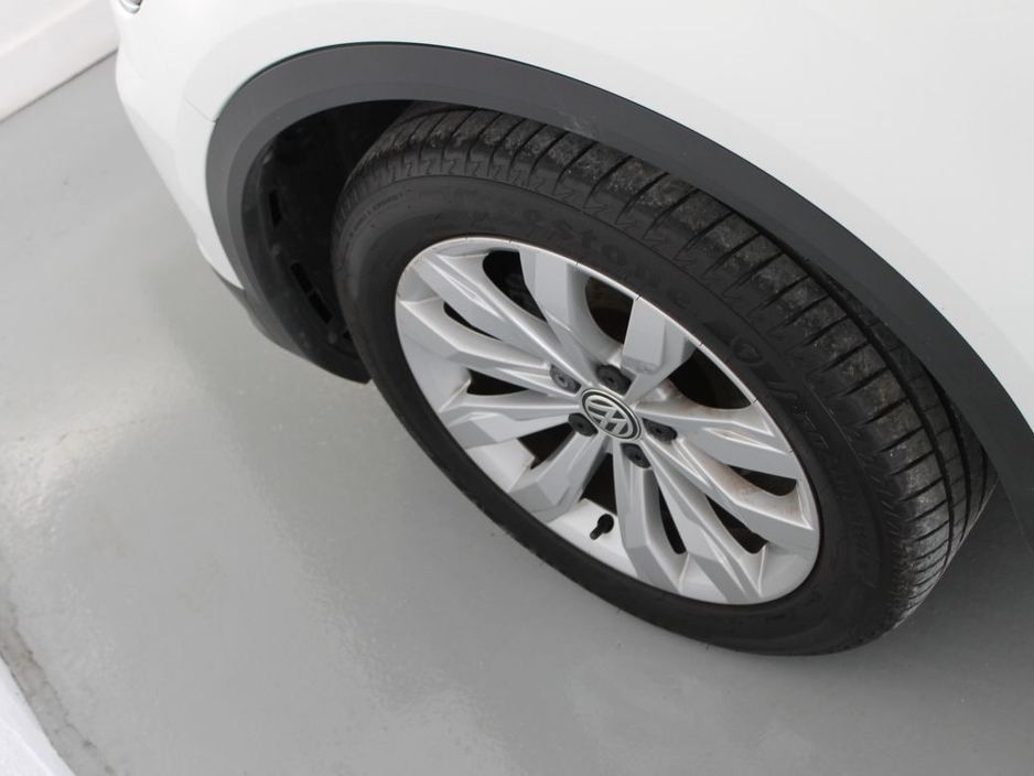 2019 Volkswagen T-Roc - image 34