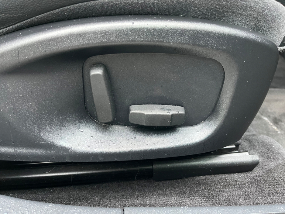 2020 Jaguar I-Pace - image 28