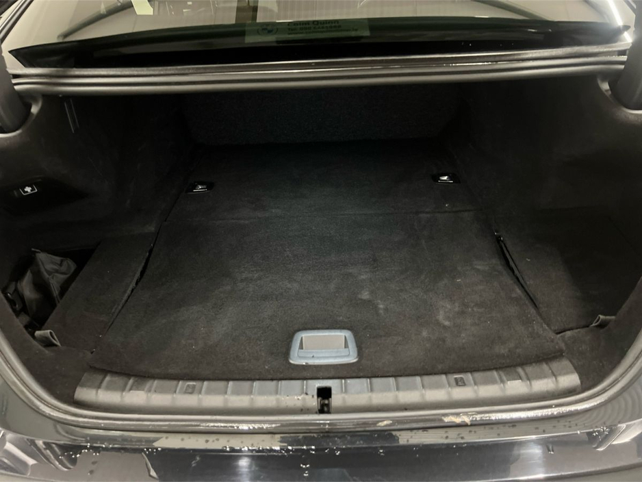 2021 BMW 5 Series - image 13