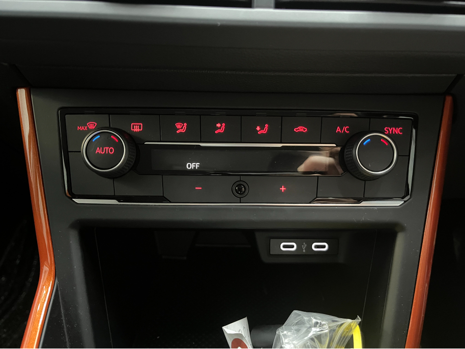 2021 Volkswagen Polo €19950 2021 VOLKSWAGEN POLO TSI COMFORT LINE 1.0 AUTOMATIC / CRUISE CONTROL / REVERSE CAMERA / APPLE CARPLAY AND MORE €19,950