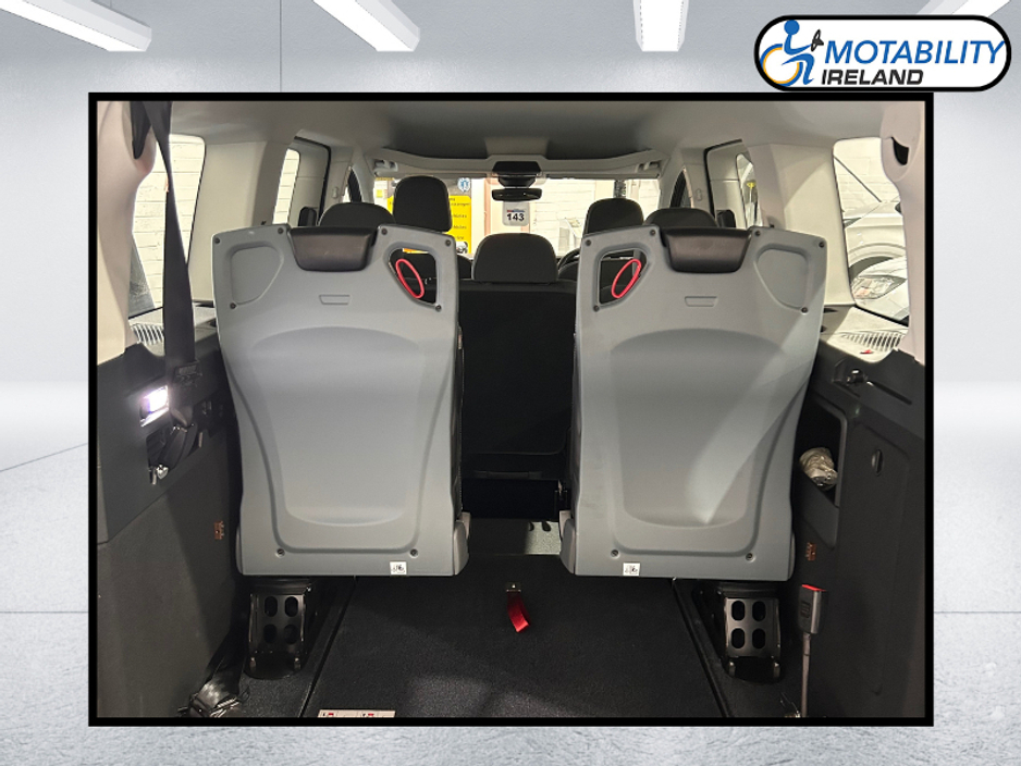 2025 Volkswagen Caddy Wheelchair Accessible 7 Seat €58,995