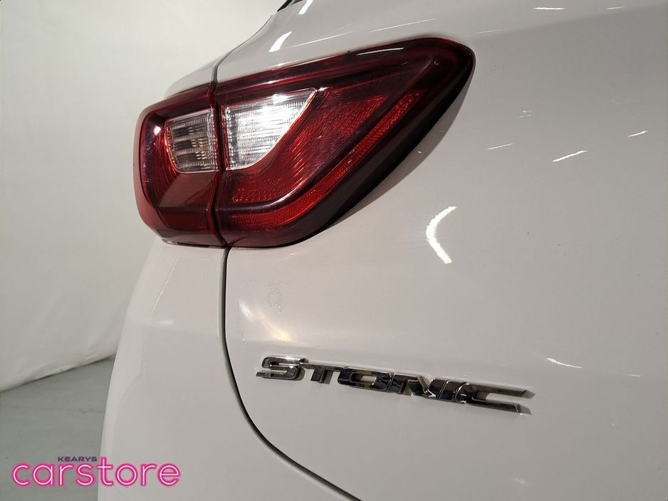 2018 Kia Stonic - image 19