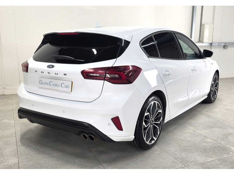 2023 Ford Focus - image 6