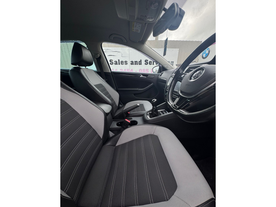 2017 Volkswagen Jetta - image 13