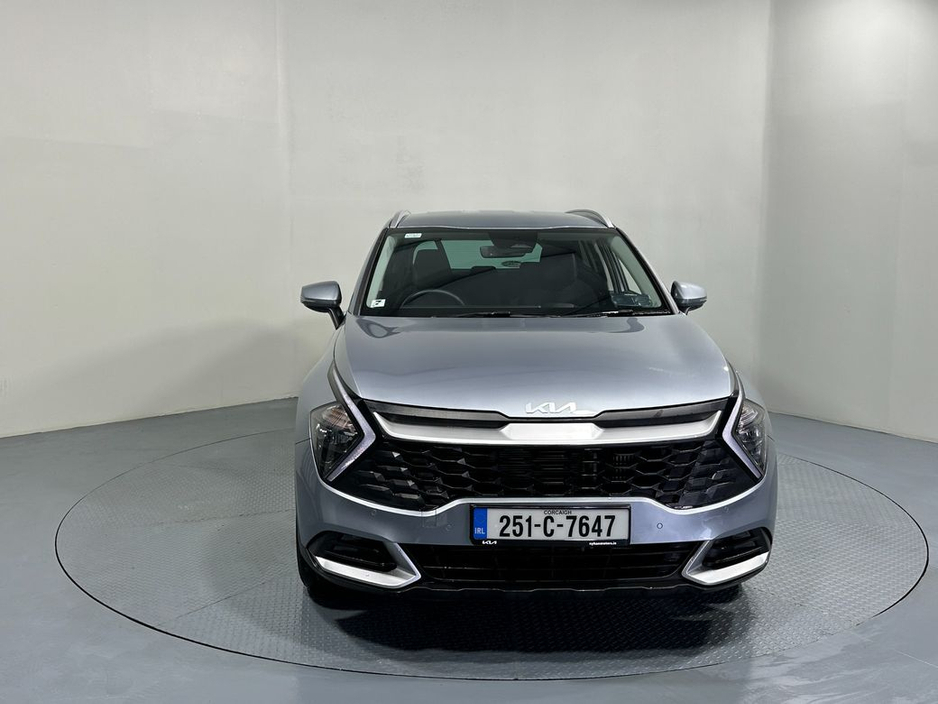 2025 Kia Sportage - image 2