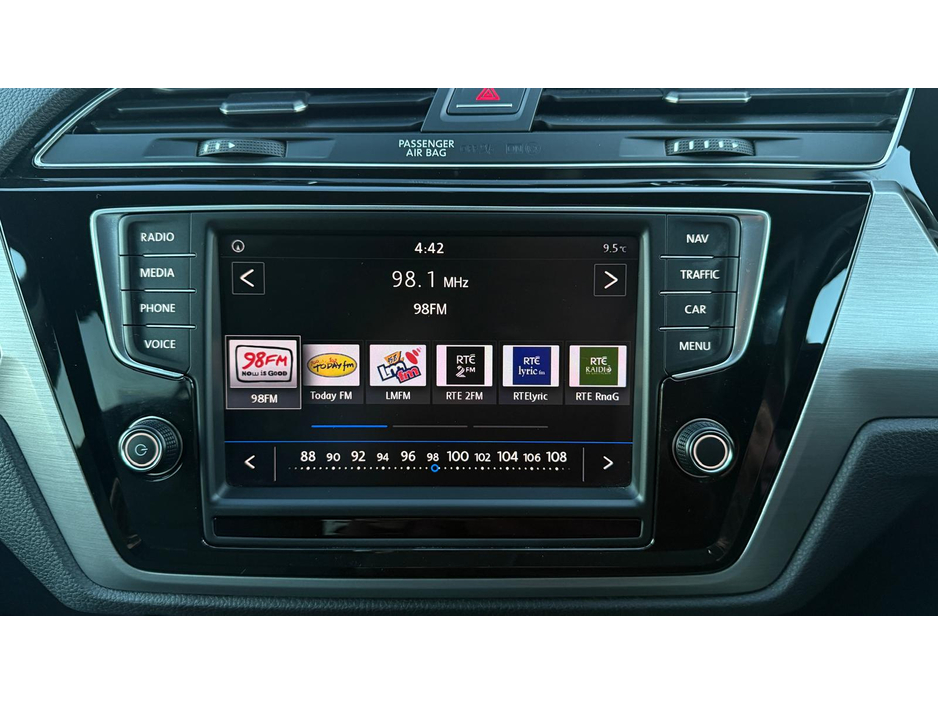 2016 Volkswagen Touran - image 9