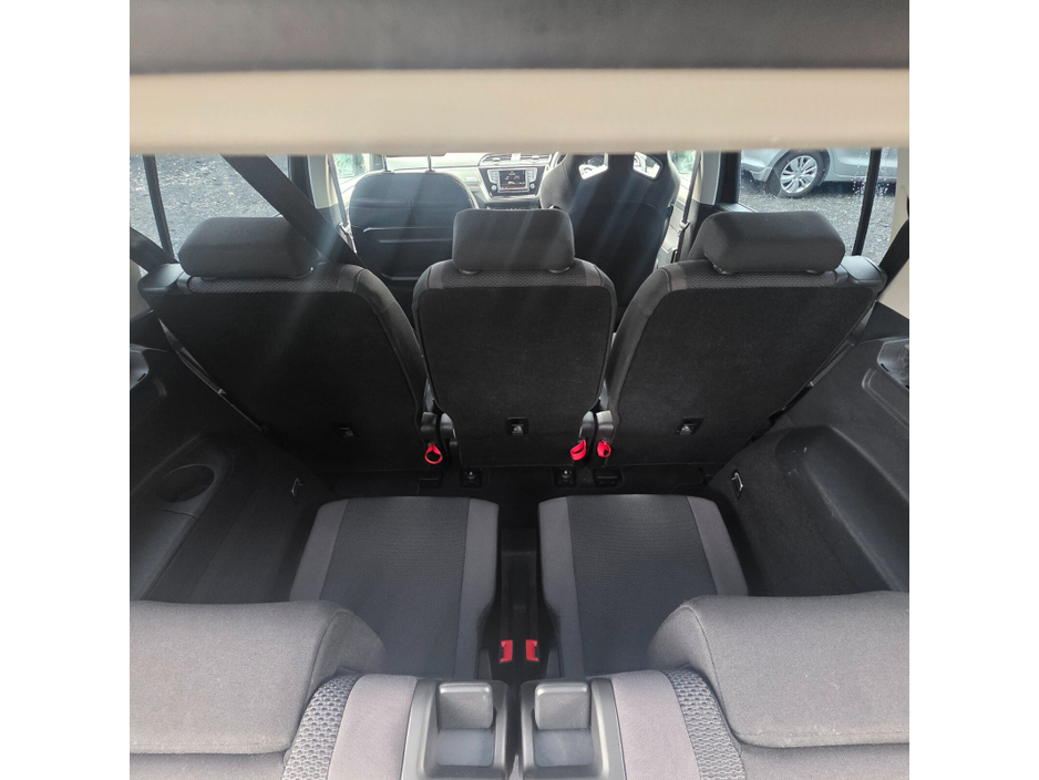 2016 Volkswagen Touran 1.2 TSI 110HP Trendline €15,950