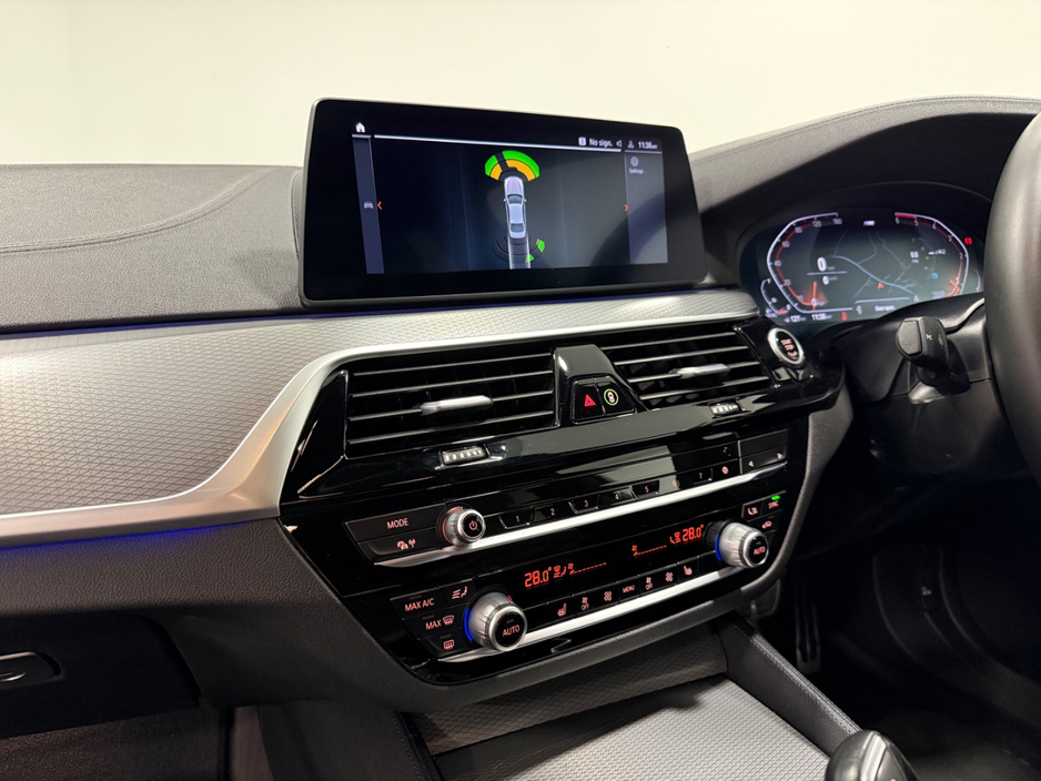 2020 BMW 5 Series - image 16