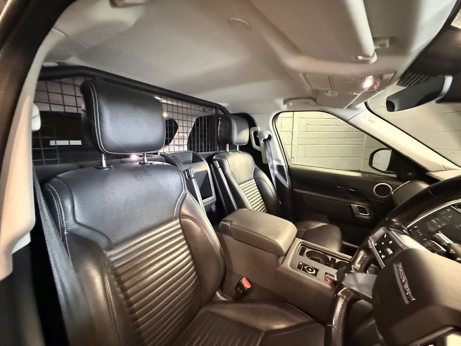 2021 Land Rover Discovery - image 9