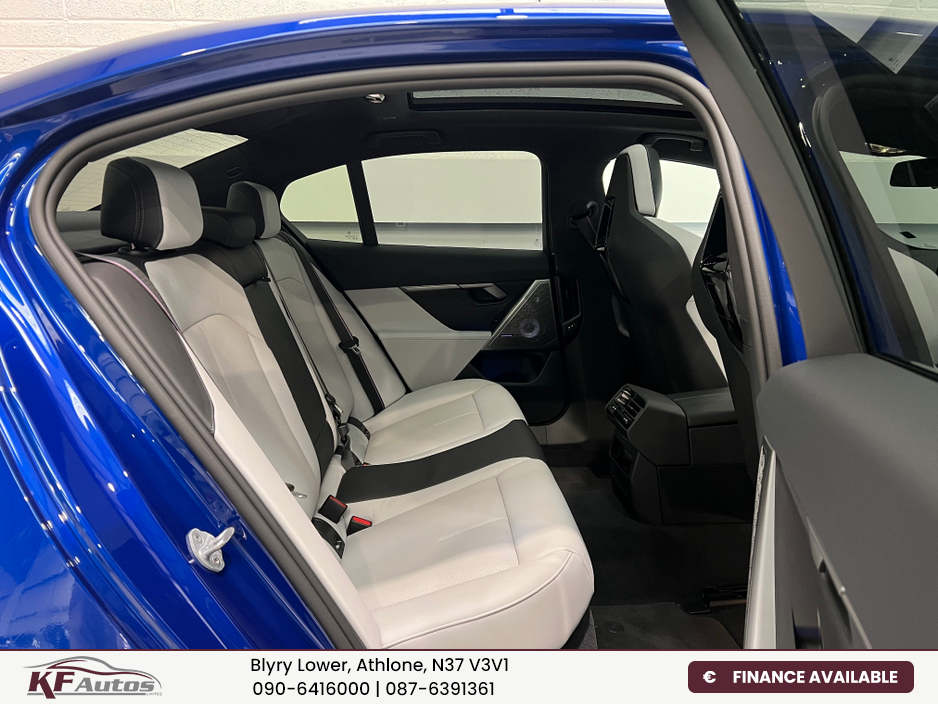 2025 BMW M5 V8 4.4L PHEV 727bhp Auto - 251 Reg €137,995