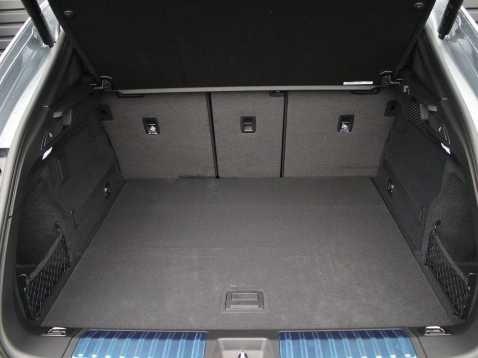 2025 Porsche Macan Electric €88,000