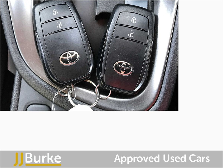 2024 Toyota Yaris - image 16