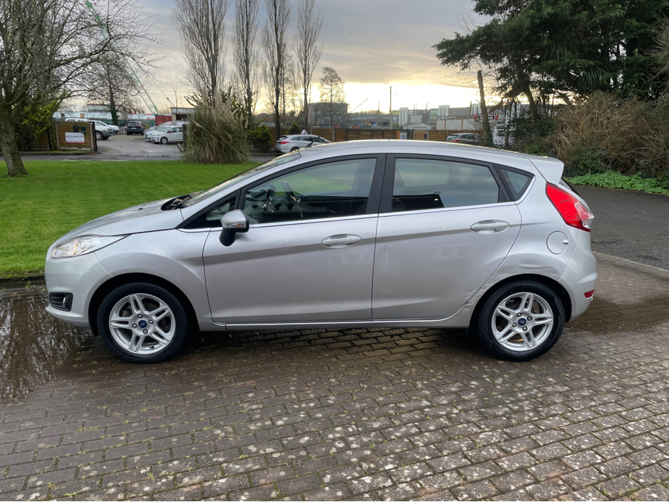 2013 Ford Fiesta 1.25 ZETEC 82PS 5DR ARGENTO €5,950