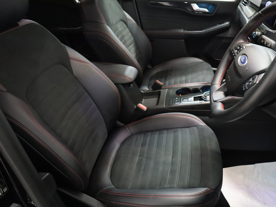 2021 Ford Kuga - image 24