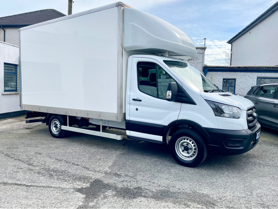 2024 Ford Transit - image 3