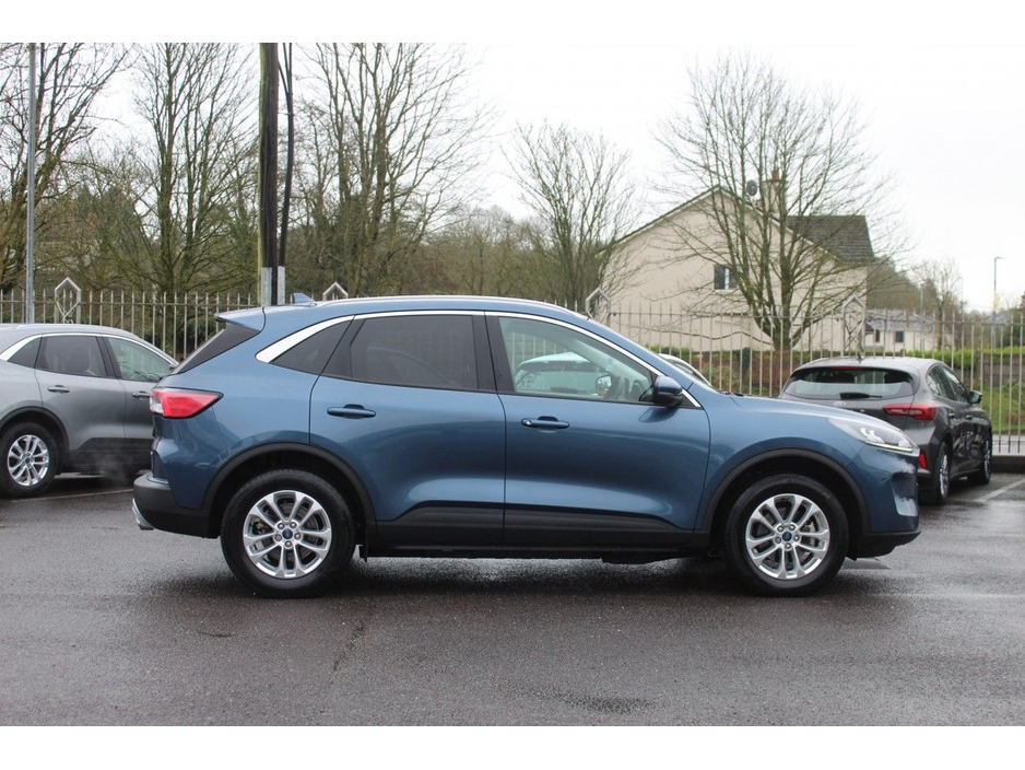 2024 Ford Kuga - image 9