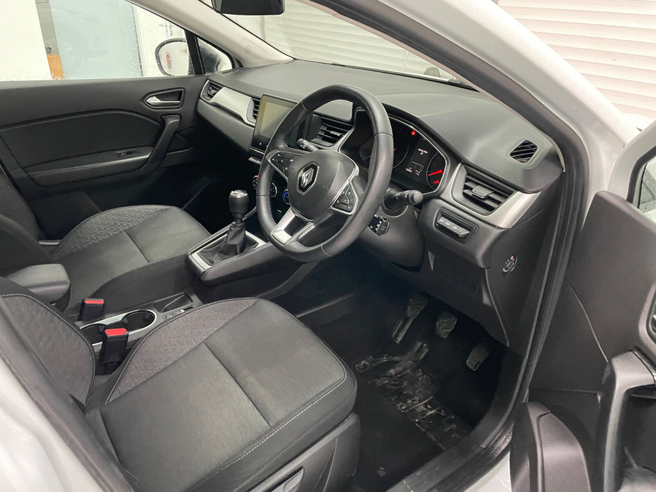 2022 Renault Captur - image 9