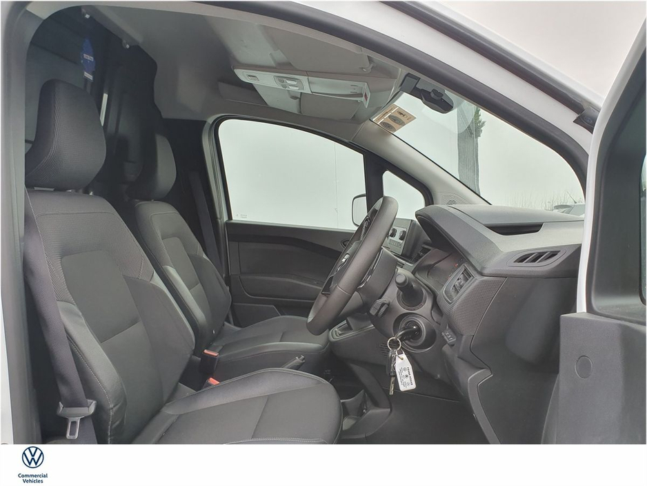 2023 Renault Kangoo - image 2