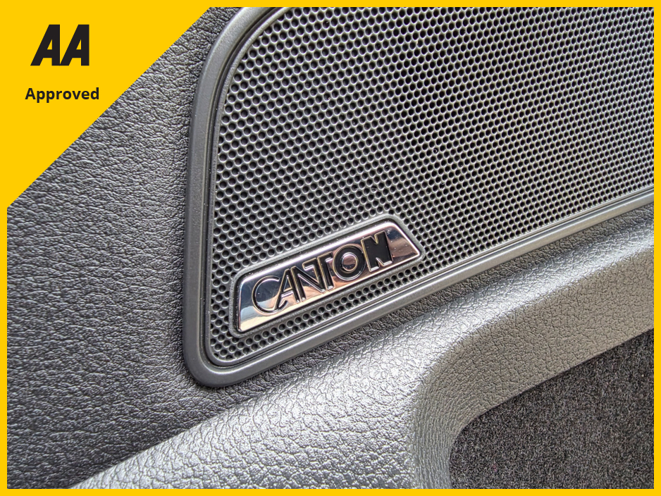 2022 Skoda Superb - image 25